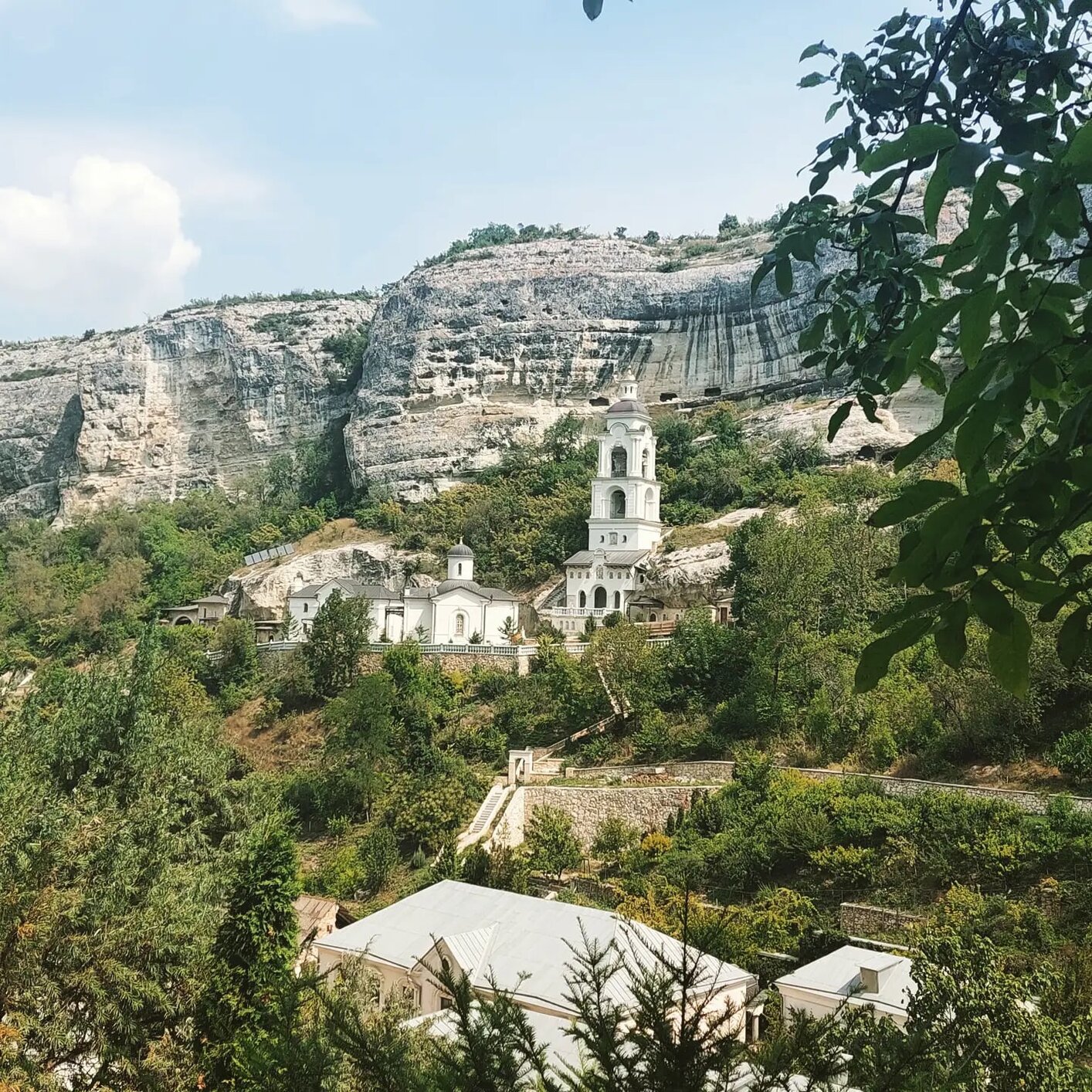 Бахчисарай Успенский монастырь пещерный город